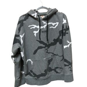 Levi’s large camo sweatshirt